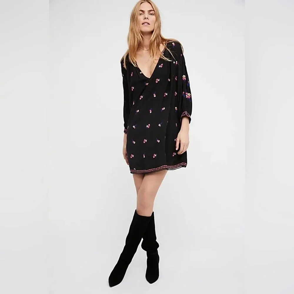 Free People Flowy Babydoll Black Floral Embroidered Peasant Mini Dress EUC Sz S